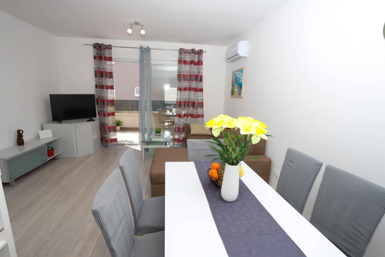 Apartman Petra Makarska Buitenkant foto
