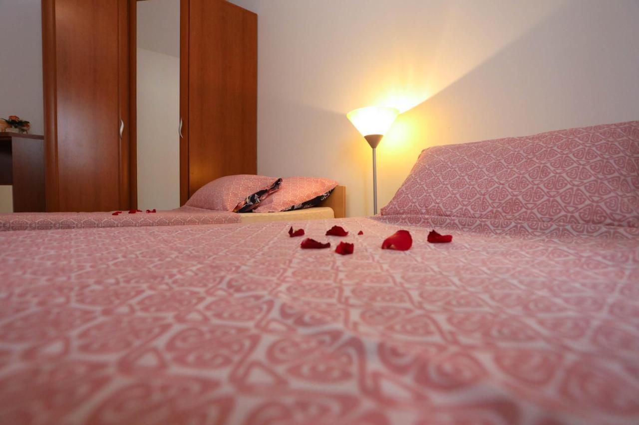 Apartman Petra Makarska Buitenkant foto
