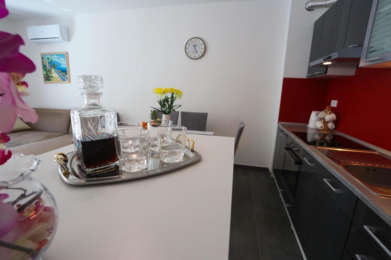 Apartman Petra Makarska Buitenkant foto