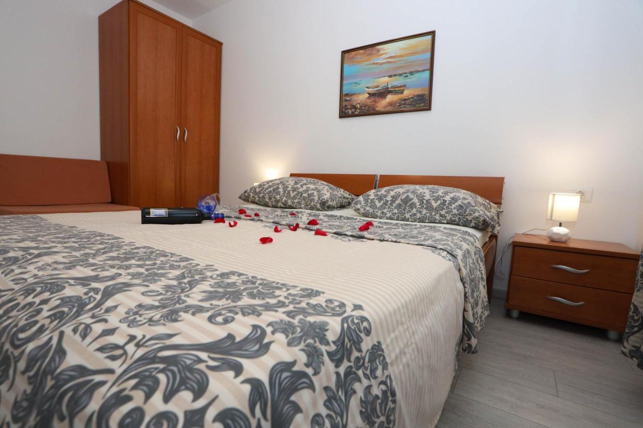 Apartman Petra Makarska Buitenkant foto