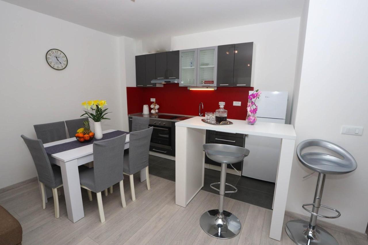 Apartman Petra Makarska Buitenkant foto