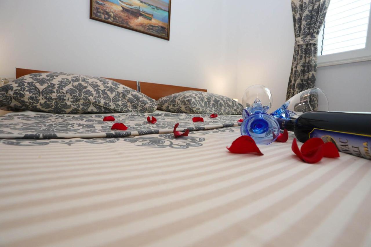 Apartman Petra Makarska Buitenkant foto
