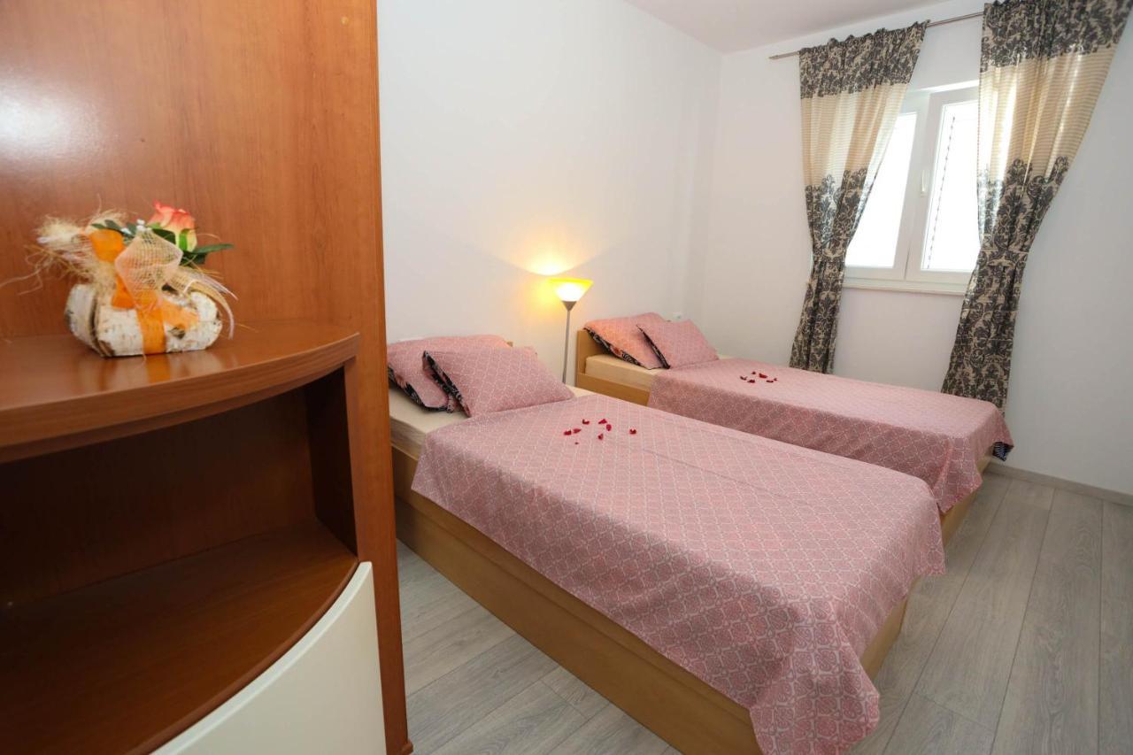 Apartman Petra Makarska Buitenkant foto